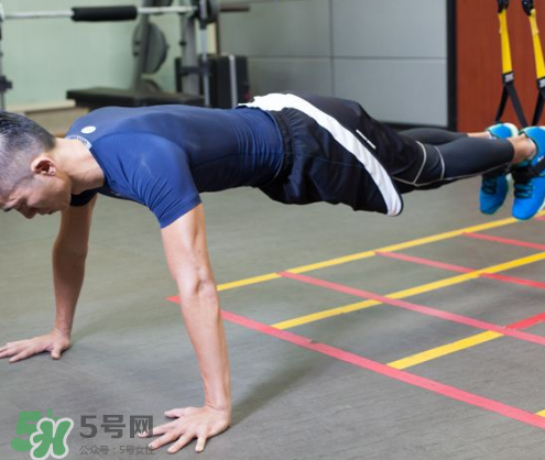trx可以練腹肌嗎？trx腹部訓(xùn)練動(dòng)作推薦