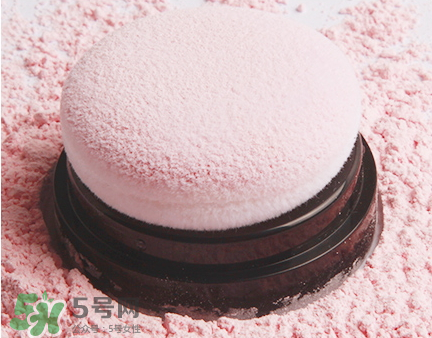 ILISYA柔色定妝蜜粉多少錢(qián)？ILISYA柔色定妝蜜粉怎么樣？