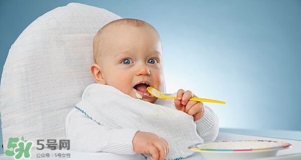 寶寶不吃輔食怎么辦？5個小妙招讓寶寶乖乖吃輔食