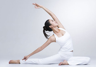 產(chǎn)后做什么運(yùn)動(dòng)好？產(chǎn)后做瑜伽好處多