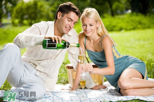 剖腹產(chǎn)后同房為什么會痛出血怎么辦？