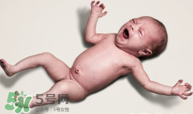 生孩子臍帶怎么剪？臍帶晚剪有什么影響？