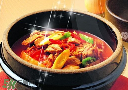 美國(guó)黃燜雞米飯為什么那么貴？美國(guó)黃燜雞米飯多少錢(qián)一份？