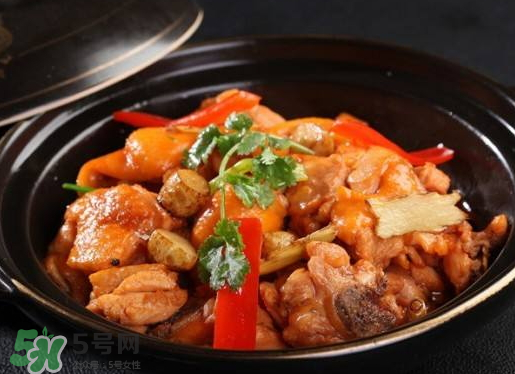 美國(guó)黃燜雞米飯為什么那么貴？美國(guó)黃燜雞米飯多少錢(qián)一份？