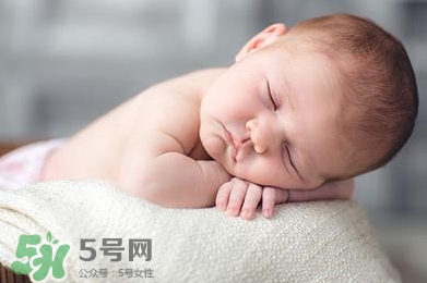 臍疝是什么？臍疝對寶寶有什么影響？