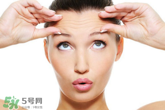 抬頭紋太重怎么辦？撫平抬頭紋只需這幾招