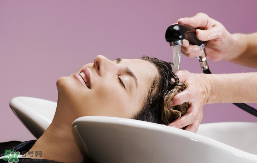 抬頭紋太重怎么辦？撫平抬頭紋只需這幾招