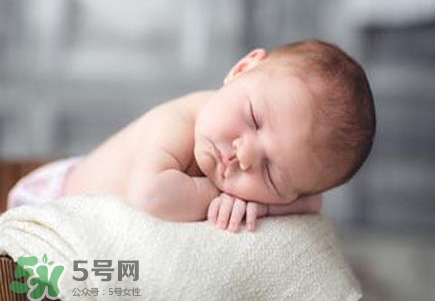 寶寶什么時候會笑？逗寶寶笑的小妙招