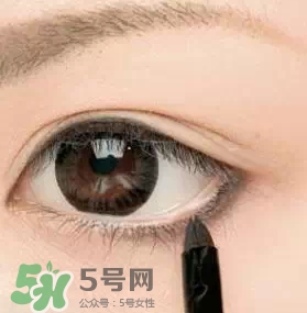 眼線膏和眼線液筆哪個(gè)好用？眼線膏和眼線液新人這樣選擇