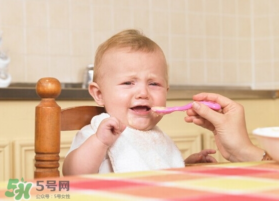 寶寶發(fā)燒抽搐正常嗎？寶寶發(fā)燒抽搐怎么辦？