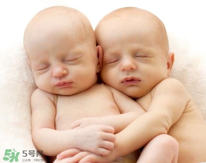 寶寶什么時候會笑？逗寶寶笑的小妙招