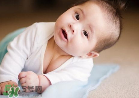 寶寶什么時候會笑？逗寶寶笑的小妙招