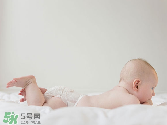 寶寶頭型是睡出來(lái)的嗎？寶寶頭型矯正最佳時(shí)間