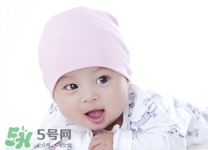 新生兒痤瘡多久會好？新生兒痤瘡能用百多邦嗎？