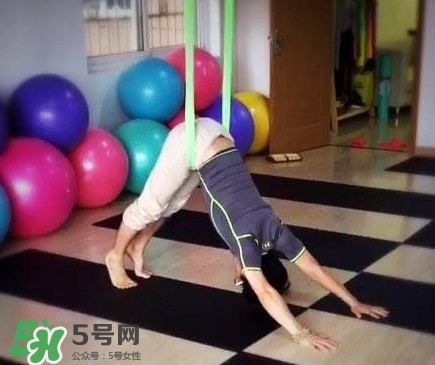空中瑜伽有什么好處？空中瑜伽沒基礎(chǔ)可以學(xué)嗎