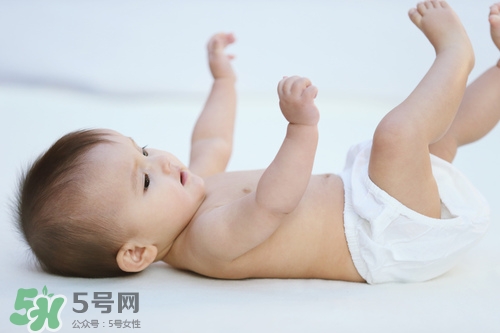 生孩子臍帶怎么剪？臍帶晚剪有什么影響？