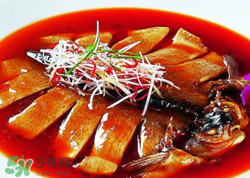 鱸魚可以紅燒嗎？鱸魚清蒸還是紅燒好吃？