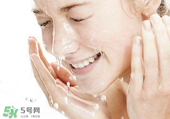 正確敷面膜的時(shí)間是多少？敷面膜小知識