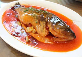 鱸魚可以紅燒嗎？鱸魚清蒸還是紅燒好吃？