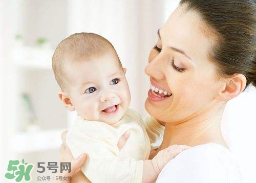 生孩子時(shí)吃什么易助產(chǎn)？生孩子時(shí)吃巧克力