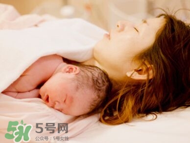 導(dǎo)樂(lè)分娩都包括哪些服務(wù)？導(dǎo)樂(lè)分娩需要側(cè)切嗎？