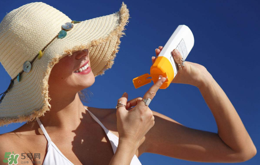 皮膚白不怕曬就不需要涂防曬？關(guān)于防曬的謠言