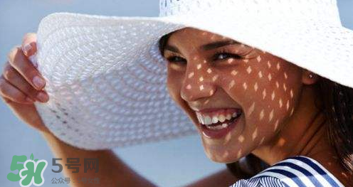 擦了防曬悶痘怎么辦？眼部需要特別防曬嗎？