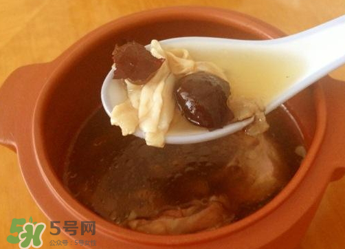 魚膠和什么一起燉最好？