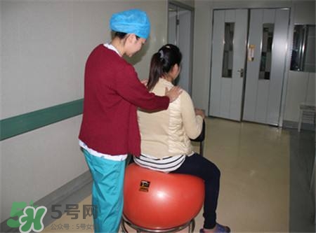 分娩球什么時候開始用？分娩球的作用
