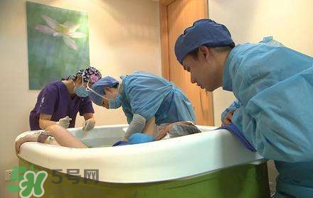 水中分娩時(shí)寶寶會(huì)嗆水嗎？水中分娩寶寶不會(huì)淹嗎？