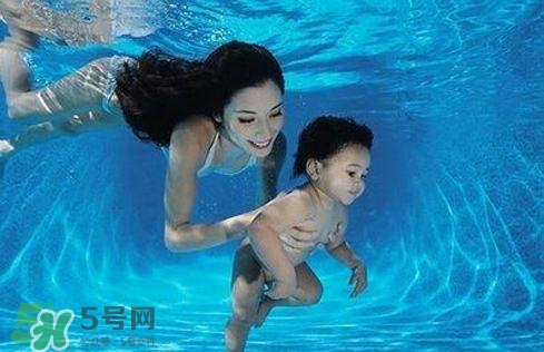 水中分娩時(shí)寶寶會(huì)嗆水嗎？水中分娩寶寶不會(huì)淹嗎？