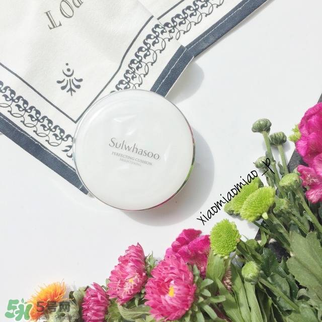 雪花秀氣墊經(jīng)典版和木蓮花對比和區(qū)別 雪花秀氣墊經(jīng)典版和木蓮花對比和區(qū)別