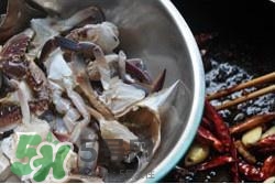 香辣蟹怎么做最好吃？香辣蟹怎么處理螃蟹？