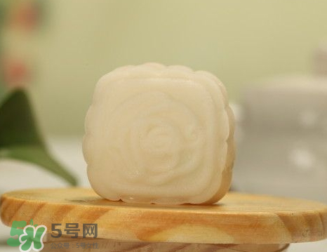 月餅皮可以加水嗎？月餅皮為什么不能放水？