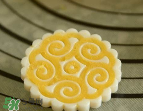 月餅皮可以加水嗎？月餅皮為什么不能放水？