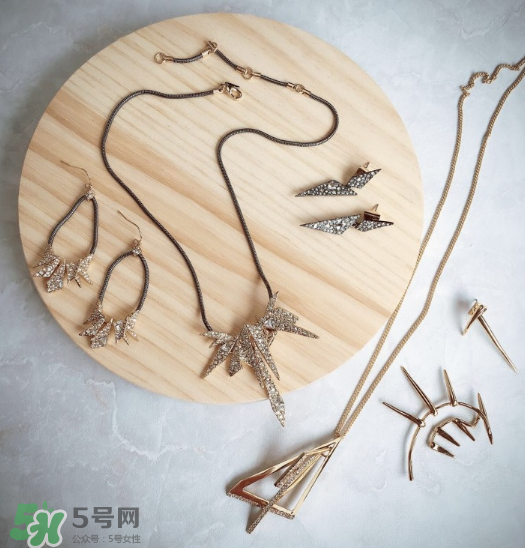 alexis bittar什么價(jià)位？alexis bittar價(jià)格一般是多少？