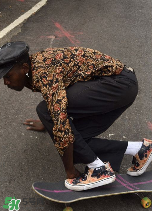 supreme與andres serrano聯(lián)名系列在哪買_什么時候發(fā)售？