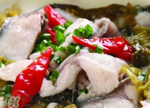 酸菜魚可以放什么配菜？酸菜魚放什么菜好吃？