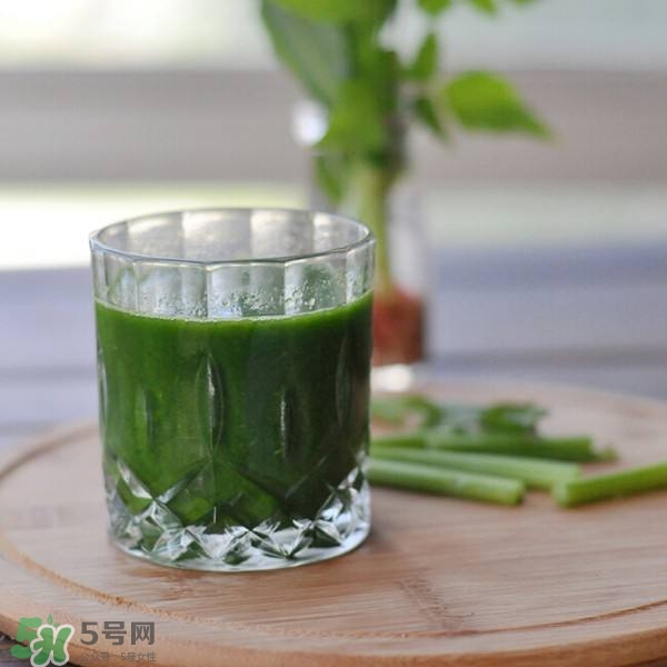 芹菜汁最適合什么人喝？芹菜汁哪些人不能喝？