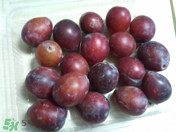 西梅核仁有毒嗎？西梅核咽下去了怎么辦？