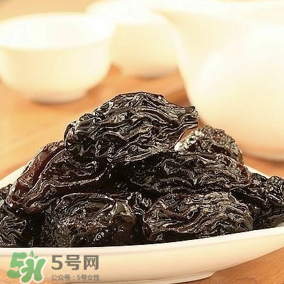 西梅干真的能解決便秘嗎？西梅干怎么吃治便秘？