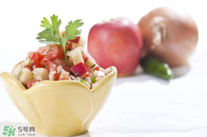 洋蔥榨汁能每天喝嗎？洋蔥汁能治什么病？