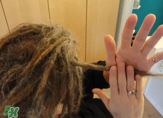 臟辮是什么意思？臟辮是怎么弄的