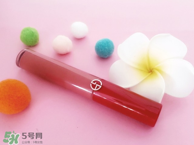 阿瑪尼唇釉500和501有什么區(qū)別_哪個好 阿瑪尼唇釉500和501有什么區(qū)別_哪個好