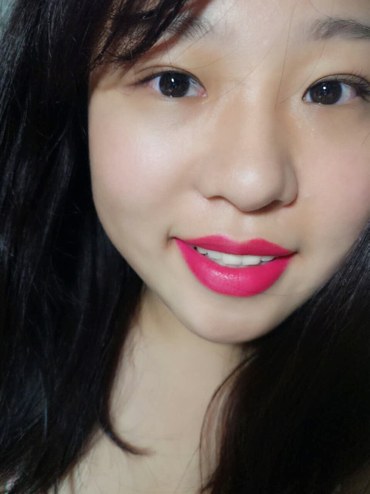 玻兒口紅哪個(gè)顏色好看？玻兒口紅試色