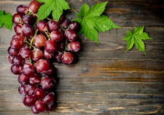 西梅可以和葡萄一起吃嗎？西梅的食用功效有哪些？