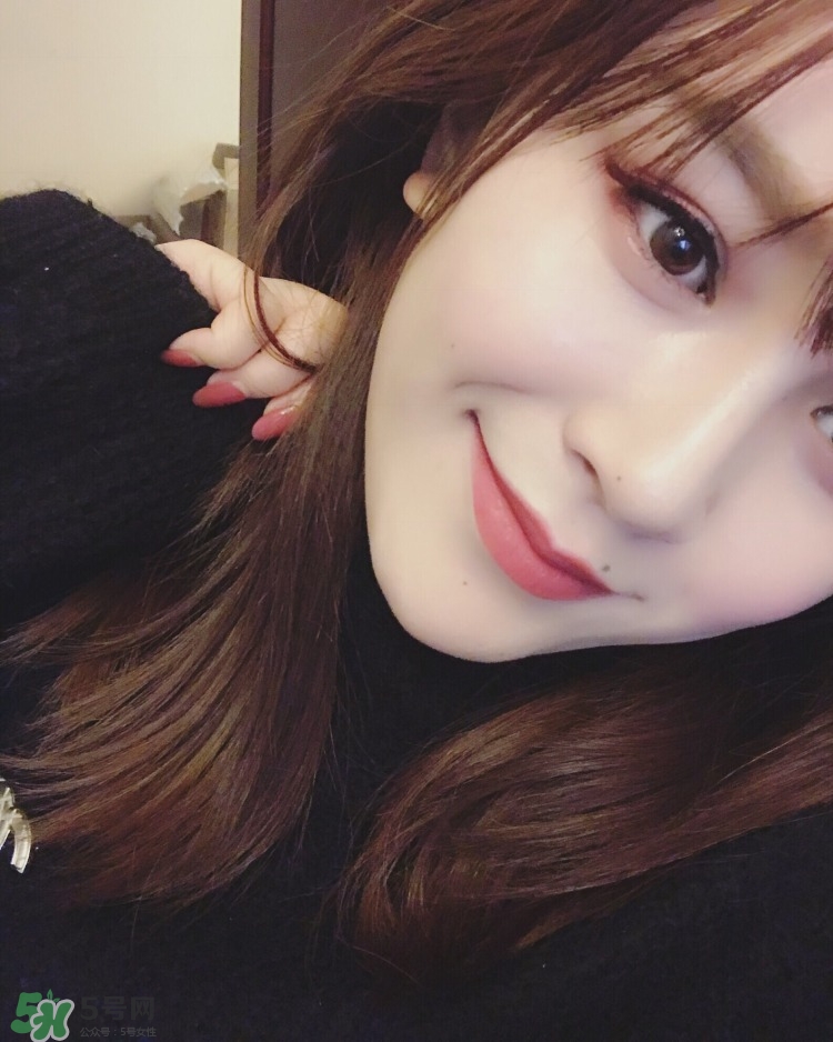 阿瑪尼唇釉500和501有什么區(qū)別_哪個好 阿瑪尼唇釉500和501有什么區(qū)別_哪個好