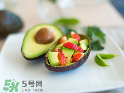 牛油果生的能吃嗎？牛油果怎么催熟快？