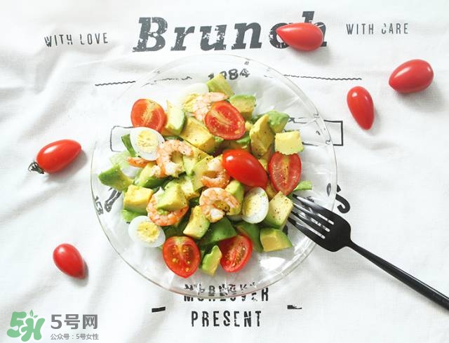 牛油果沙拉怎么做？牛油果沙拉用什么醬？