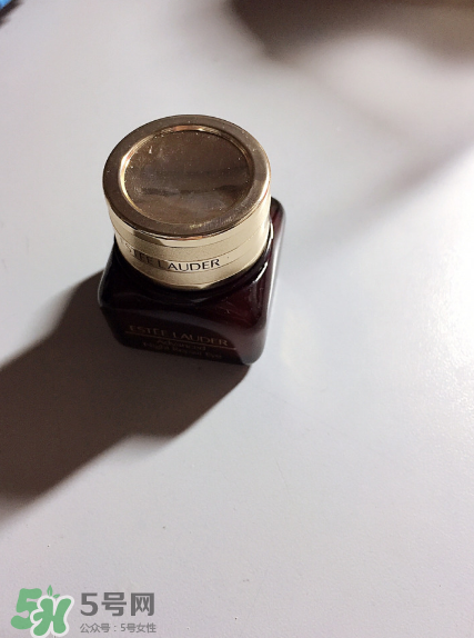 雪花秀眼霜和雅詩蘭黛眼霜哪個好？